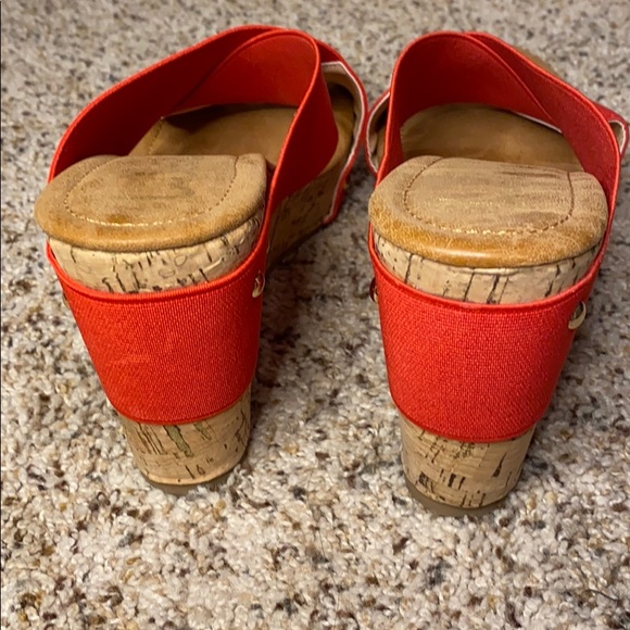 Lulus Red Cork Wedge Heels Size 8 NWOB - Picture 5 of 11